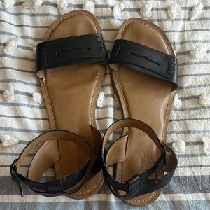 GH Bass & Co Black Leather Ankle Strap Sandals W8